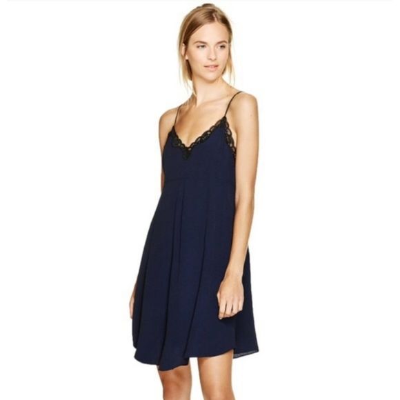 Wilfred Aritzia Black Lace Slip Leibnez Dress - Picture 2 of 7